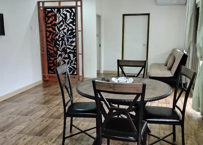 Dovass Self Catering Apartmán *